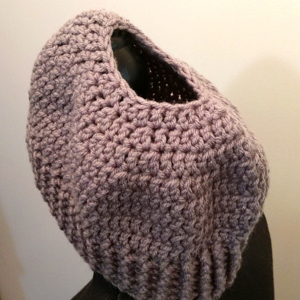 Homemade Women’s Crochet Ponytail Hat gray - Picture 2 of 2